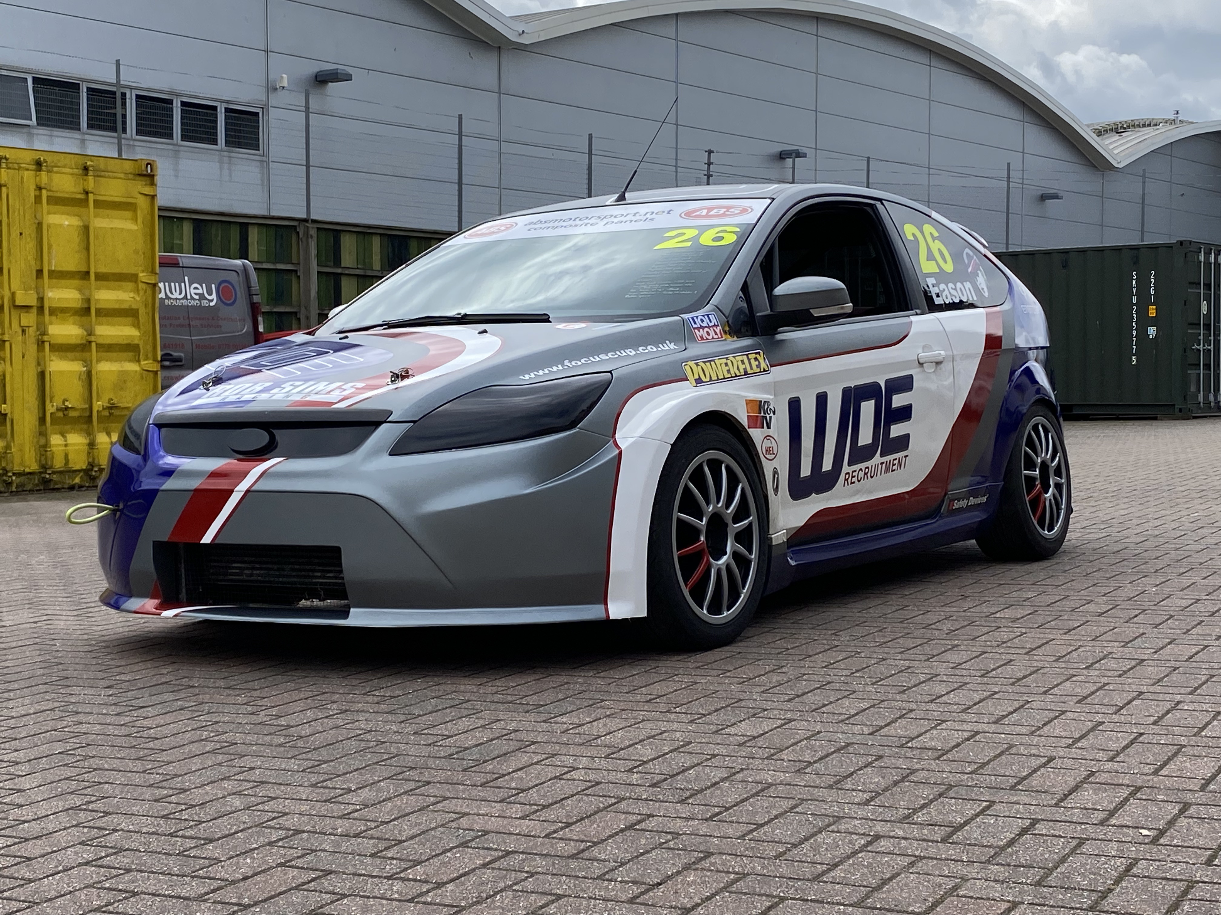 Ford Focus RS race car wrapped in ashford